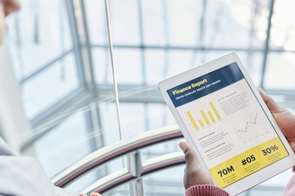 This guide explains how to choose and implement data analysis tools that turn overwhelming AI-era data into reliable, actionable insights. It covers why the rig...