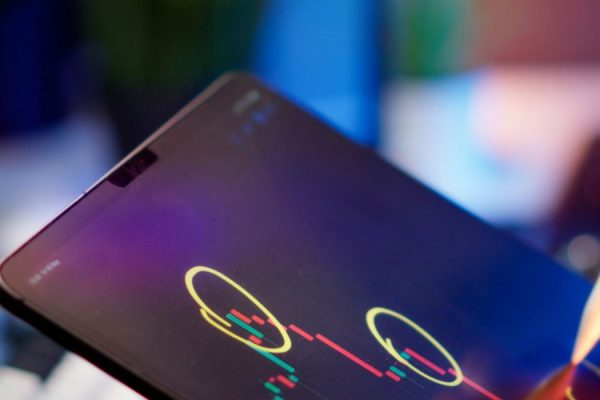 This article guides small business owners through choosing the right digital marketing platform with AI, cutting through hype to focus on real, measurable value...