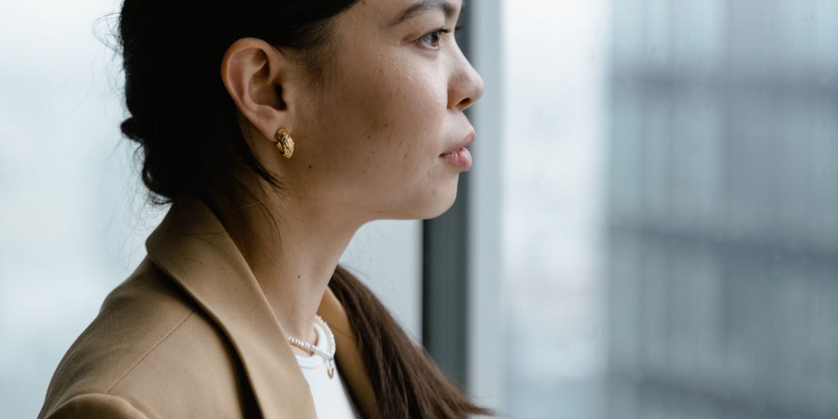 Choosing between a data analytics certification and a full degree involves weighing career goals, budget, and time commitment.