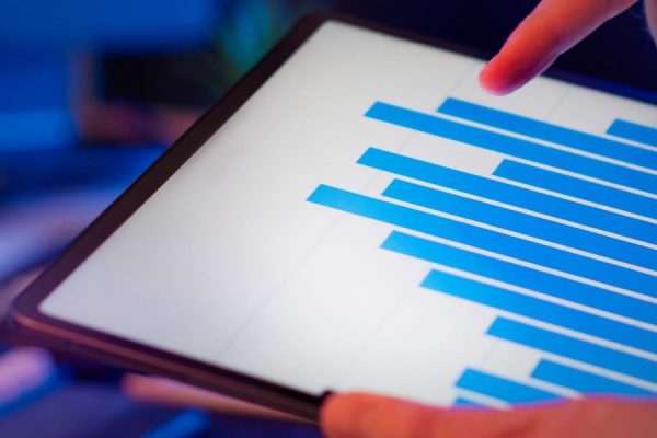 This guide explains how to combine AI-driven newsletters with LinkedIn distribution to deliver clear, relevant AI updates without overwhelming your audience. It...