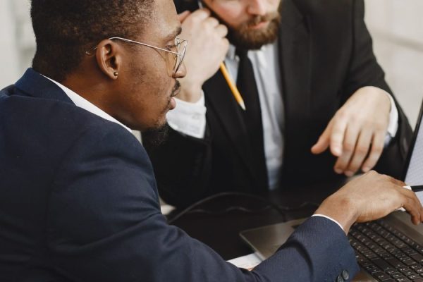 A data analyst turns raw numbers into clear actions that help businesses solve problems and make decisions; this article explains that role and why it's in high...