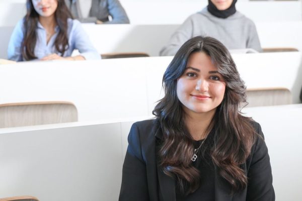 This article explains how top schools—exemplified by Harvard Business School—are redesigning AI education for leaders and organizations in 2026. It compares for...