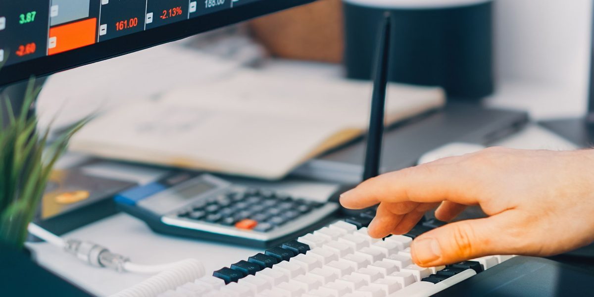 This article explains why AI-driven business intelligence (BI) is essential for companies facing data overload and slow decision-making. It describes how modern...